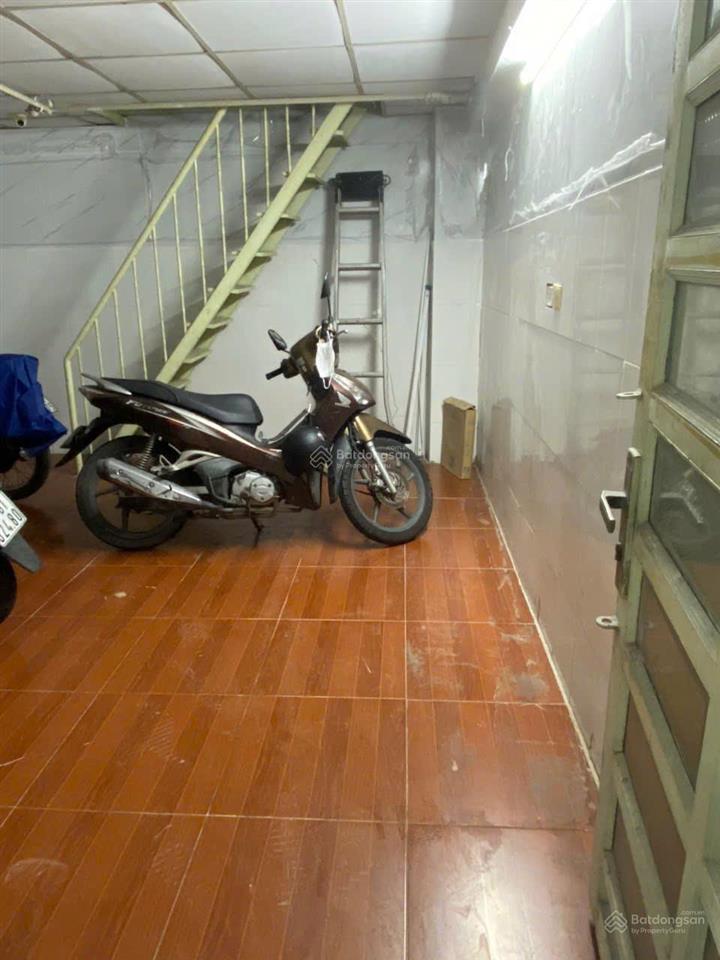 Phòng mặt tiền đinh bộ lĩnh ngay bến xe, 40m2, 5tr