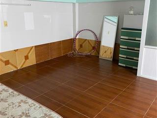 Phòng mặt tiền đinh bộ lĩnh ngay bến xe, 40m2, 5tr
