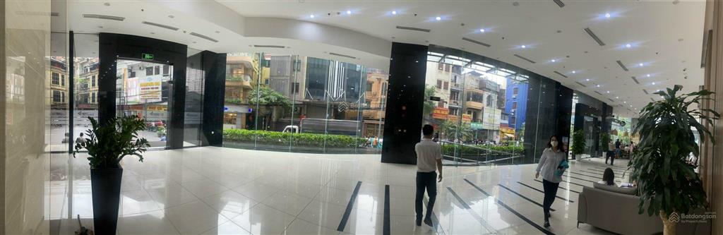 Cho thuê văn phòng discovery complex tầng 23, số 302 cầu giấy nội thất cơ bản view 2 mặt thoáng