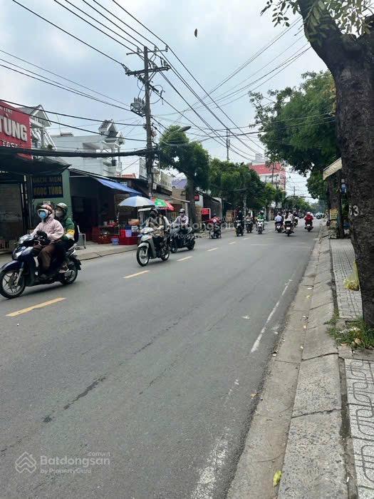 Nhà mặt tiền nguyễn văn quá . quận 12 . 4 lầu . 4.1 x 23 . nhỉnh hơn 12 tỷ