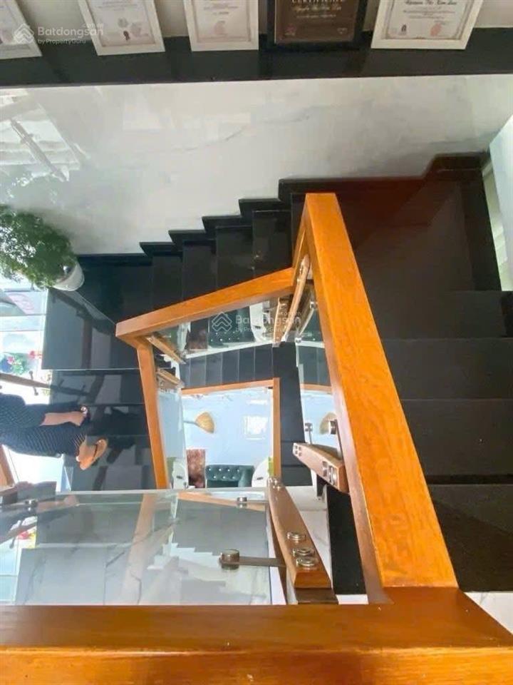 Cần bán gấp nhà đẹp  huỳnh tấn phát quận 7  nhỉnh 7.xtỷ.