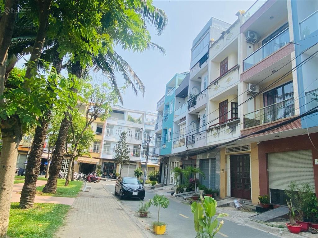 Bán nhà (mới) tạ quang bửu  parcmall quận 8  nhỉnh 10tỷ.