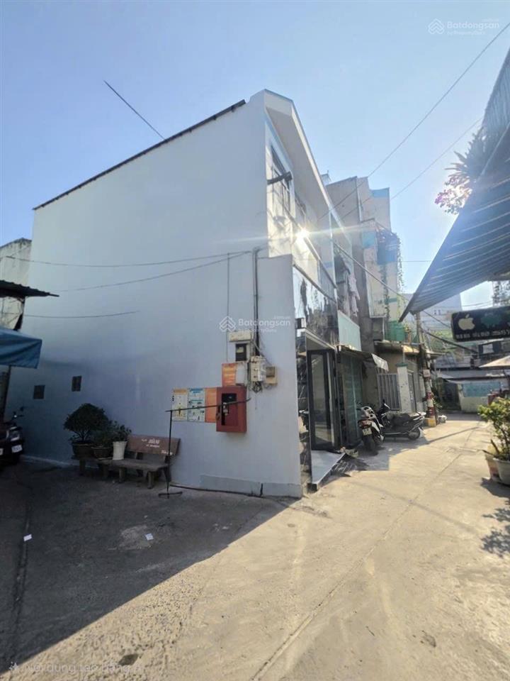 Bán nhà đẹp 2 mặt tiền  lương văn can quận 8  nhỉnh 3tỷ.