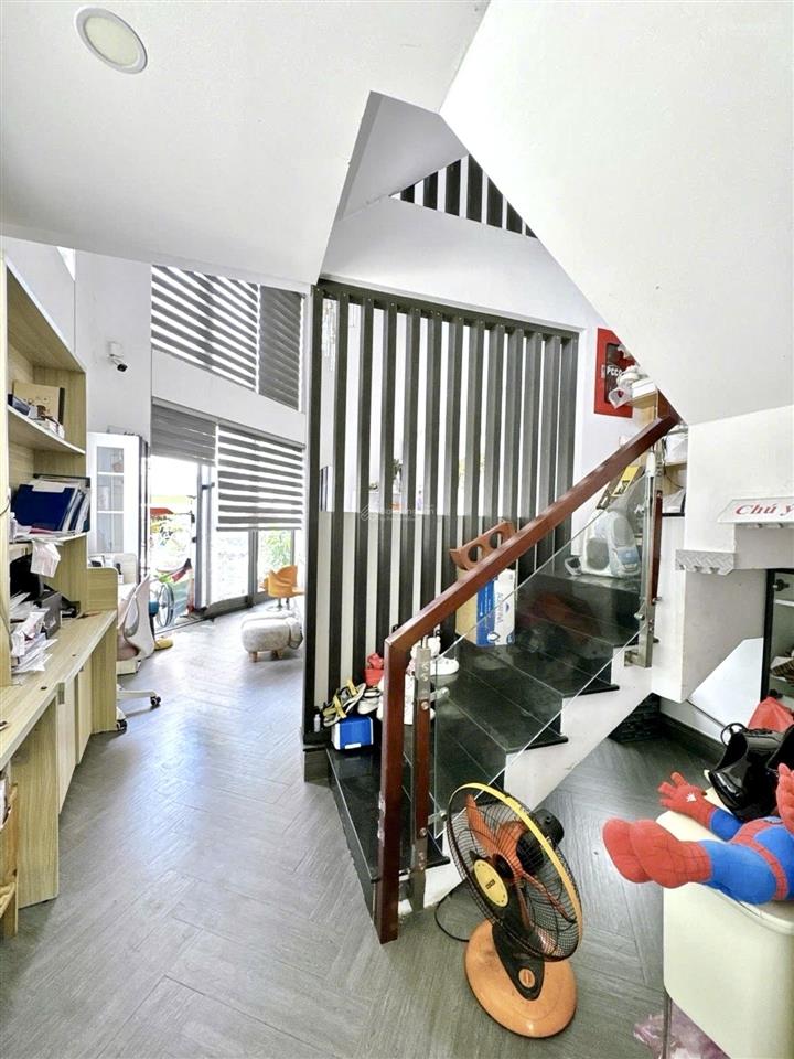 Bán nhà thang máy lô góc kinh doanh  tùng thiện vương quận 8  giá tốt tt.