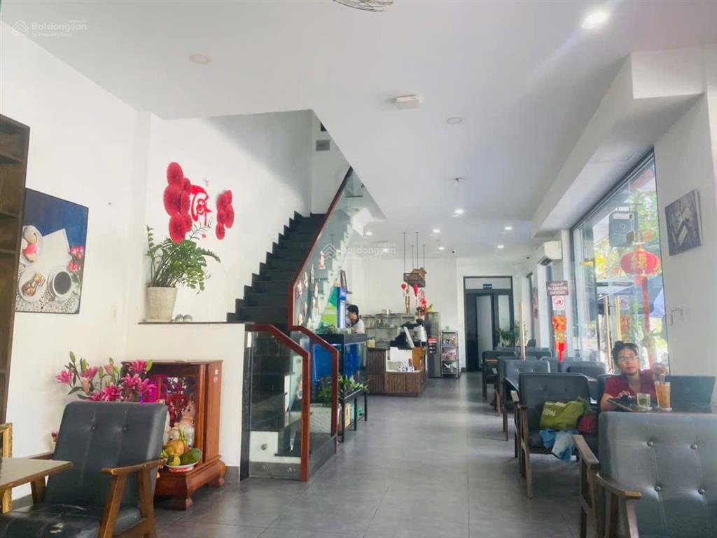 Bán nhà kinh doanh cafe  phạm thế hiển  quận 8