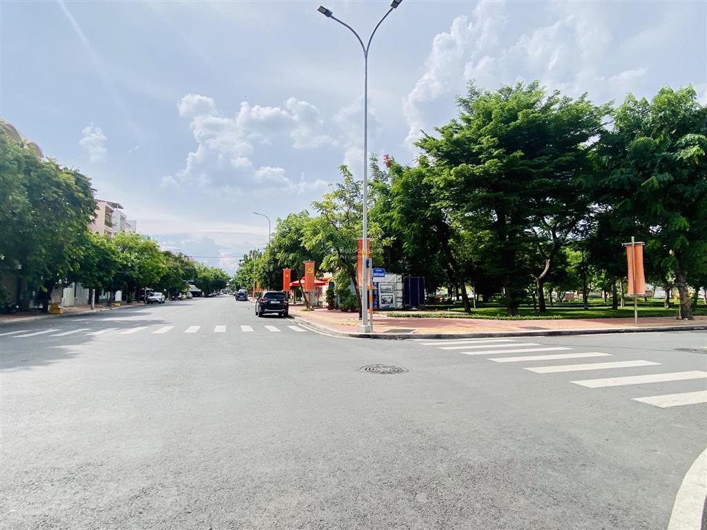 Bán nhà mặt tiền kinh doanh cao lỗ  parc mall quận 8  vị trí đắc địa.