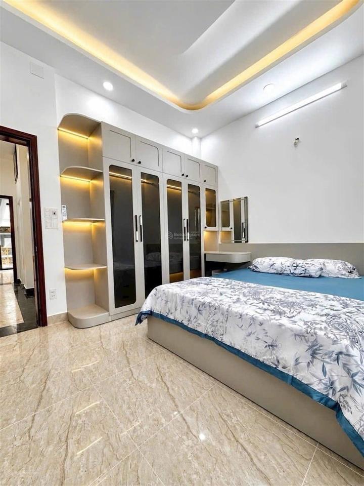 Bán nhà mới xây 4 tầng huỳnh tấn phát  vinhomes q7  chungop(thương lượng mạnh)