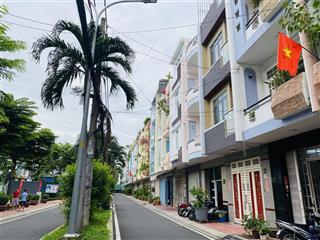Hiếm bán  nhỉnh #10ty. bán nhà mặt tiền kinh doanh parc mall cao lỗ  đh công nghệ sài gòn.