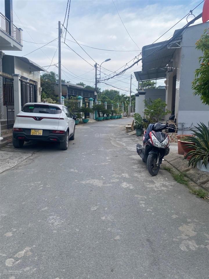 Gấp lắm rồi  bán nhà (6,2x40m) đường lê văn lương  nhỉnh 4 tỷ.