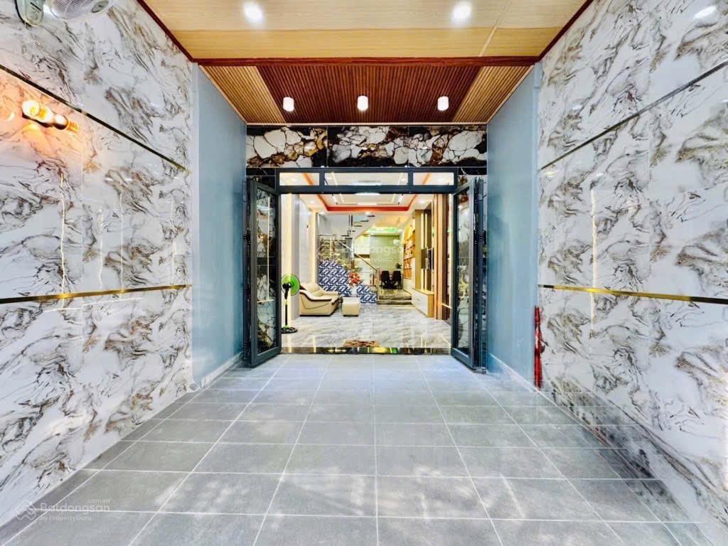 Xe hơi vào nhà huỳnh văn nghệ, p12, gv dt 72m2 kết cấu 3 tầng giá 9 tỷ 8