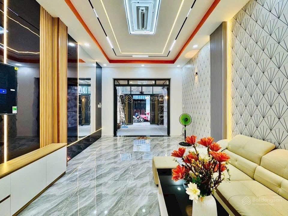 Xe hơi vào nhà huỳnh văn nghệ, p12, gv dt 72m2 kết cấu 3 tầng giá 9 tỷ 8