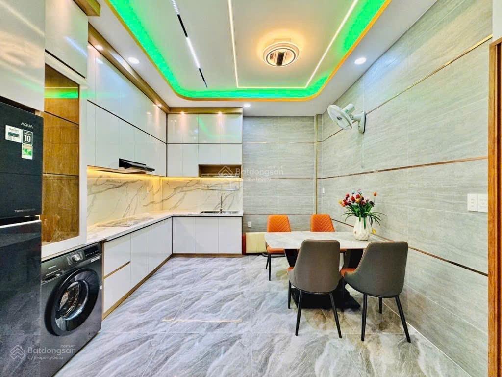 Xe hơi vào nhà huỳnh văn nghệ, p12, gv dt 72m2 kết cấu 3 tầng giá 9 tỷ 8