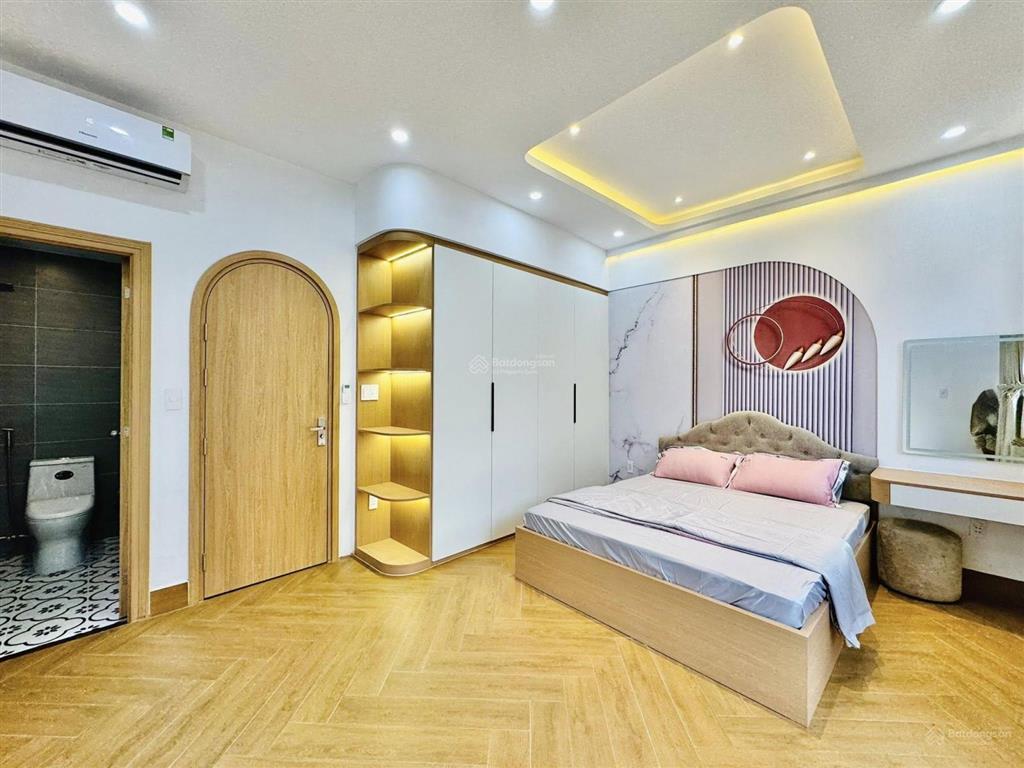 Nhà ngang 5 bề thế với 4 tầng lầu, hẻm xe hơi thông nguyễn văn công, p3, gv dt 38m2 giá 7 tỷ 7