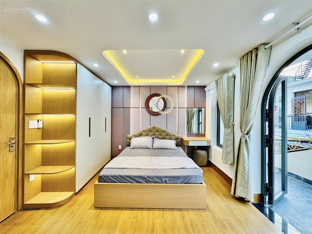 Nhà ngang 5 bề thế với 4 tầng lầu, hẻm xe hơi thông nguyễn văn công, p3, gv dt 38m2 giá 7 tỷ 7