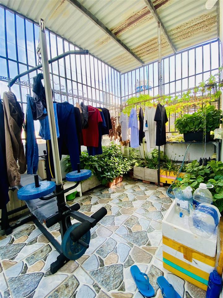 Xe hơi ngủ trong nhà, với 4 tầng, dt 50m2 thống nhất, p16, gv, có pn dưới trệt, giá 7 tỷ 8
