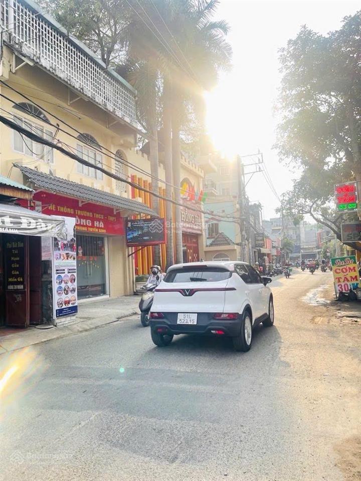 Nhà đẹp 2 tầng đúc dt khủng ~ 78m2  3pn (có pn trệt)  shr  dương quảng hàm, gv  giá 5 tỷ 750