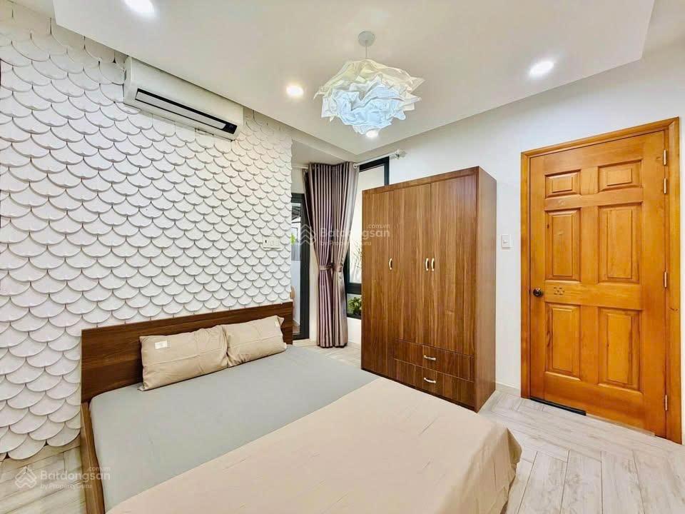 Dt 49m2 nguyễn thái sơn ngay chợ gò vấp với 3 tầng gồm 4pn, giá 5 tỷ 5