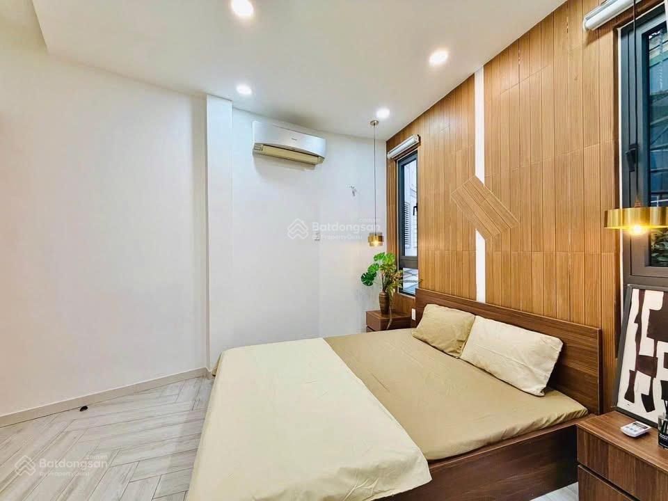 Dt 49m2 nguyễn thái sơn ngay chợ gò vấp với 3 tầng gồm 4pn, giá 5 tỷ 5