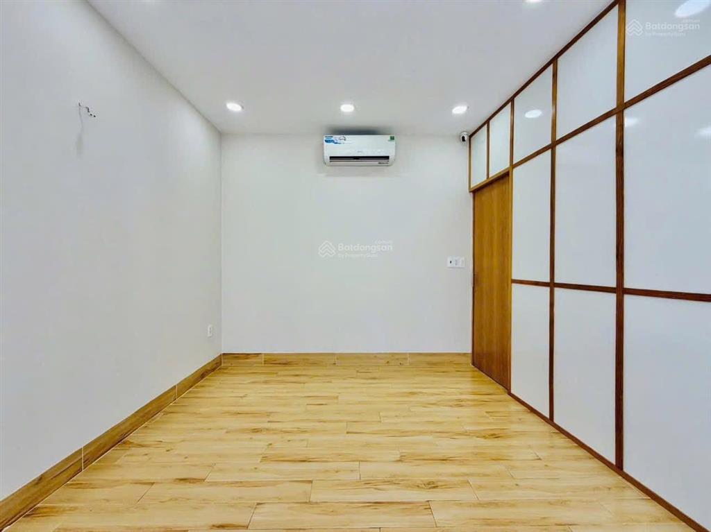 Nhà ngang 7m hẻm 10m thông, kinh doanh mọi ngành nghề 5 tầng btctshr giá 7 tỷ 6 phạm văn bạch