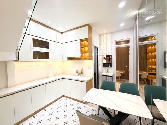 Hẻm 332 phan văn trị dt 44m²2 tầng3pn có pn dưới trệt giá 6 tỷ 3, xe hơi đỗ cửa, hẻm thông