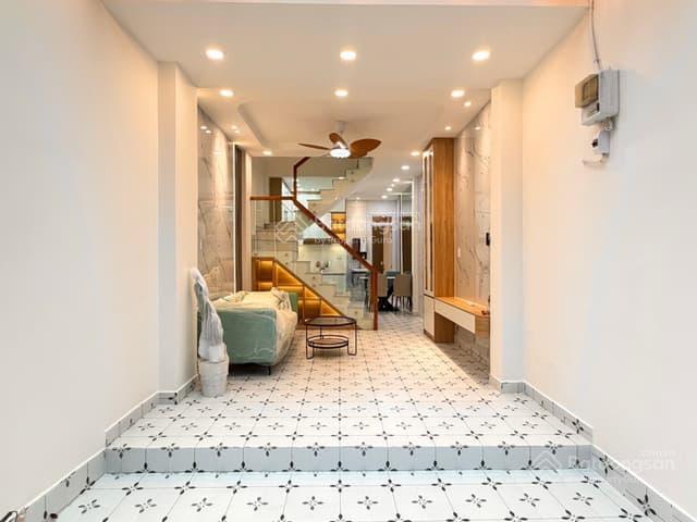 Hẻm 332 phan văn trị dt 44m²2 tầng3pn có pn dưới trệt giá 6 tỷ 3, xe hơi đỗ cửa, hẻm thông