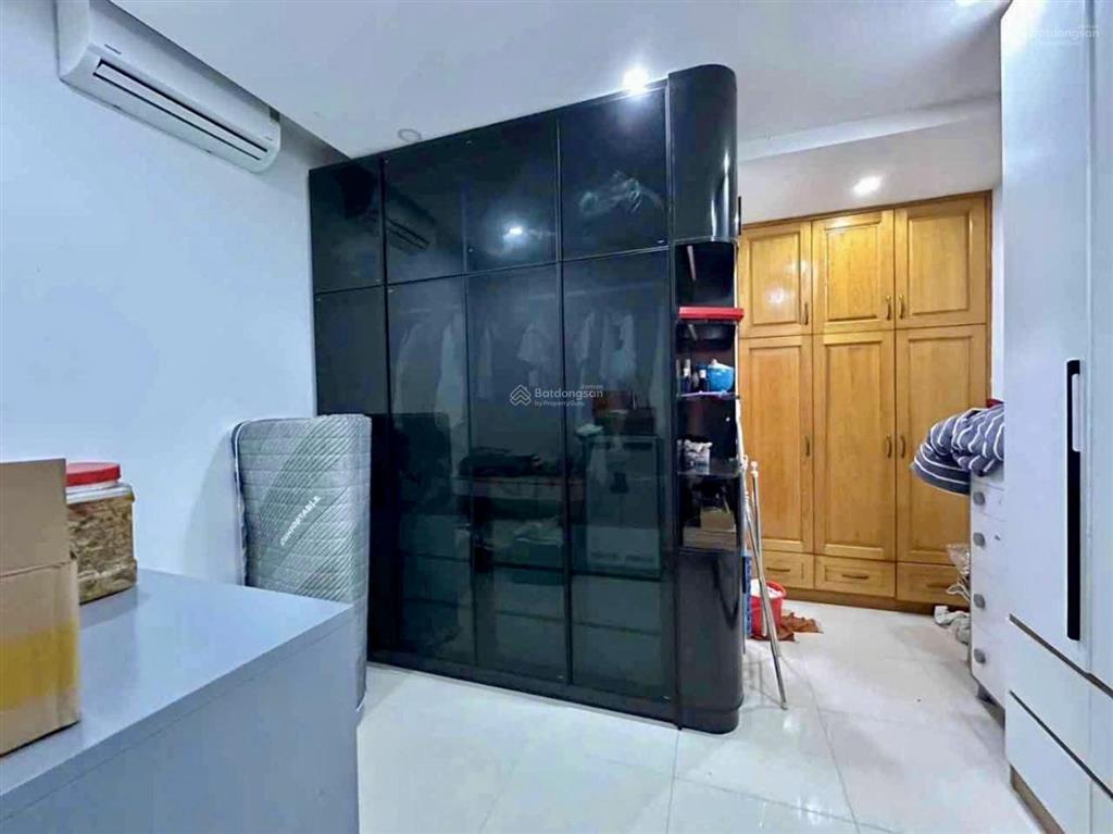 Nhà xây mới  xe tải thông hà huy giáp, q12  dt 50m²  5 tầng giá 5 tỷ 5  tặng full nội thất