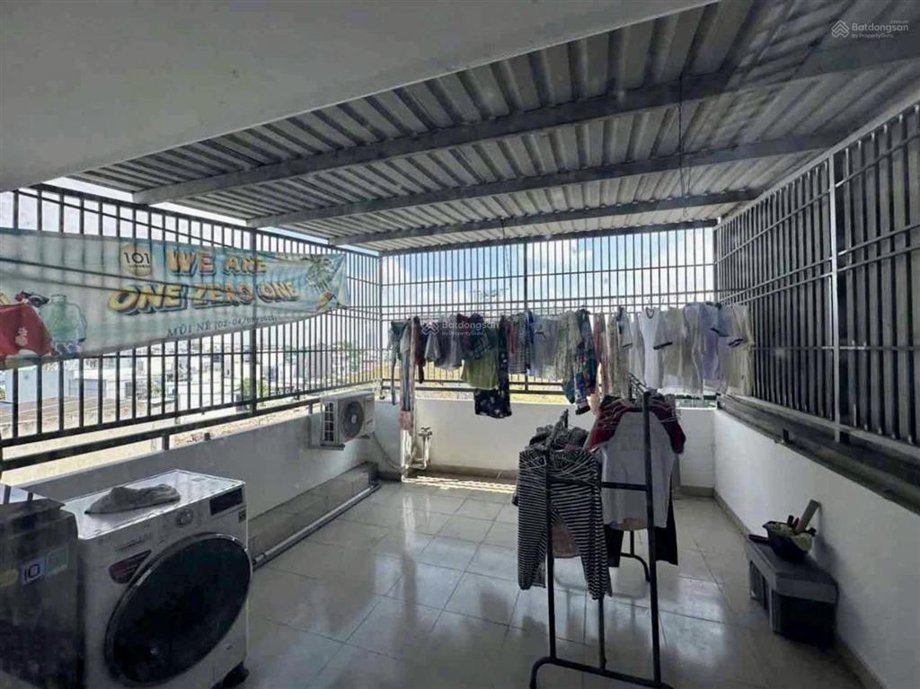 Nhà xây mới  xe tải thông hà huy giáp, q12  dt 50m²  5 tầng giá 5 tỷ 5  tặng full nội thất