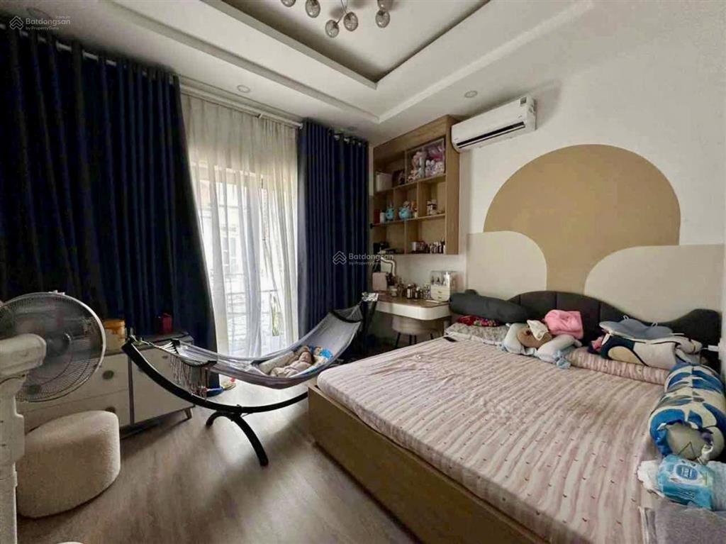 Nhà xây mới  xe tải thông hà huy giáp, q12  dt 50m²  5 tầng giá 5 tỷ 5  tặng full nội thất