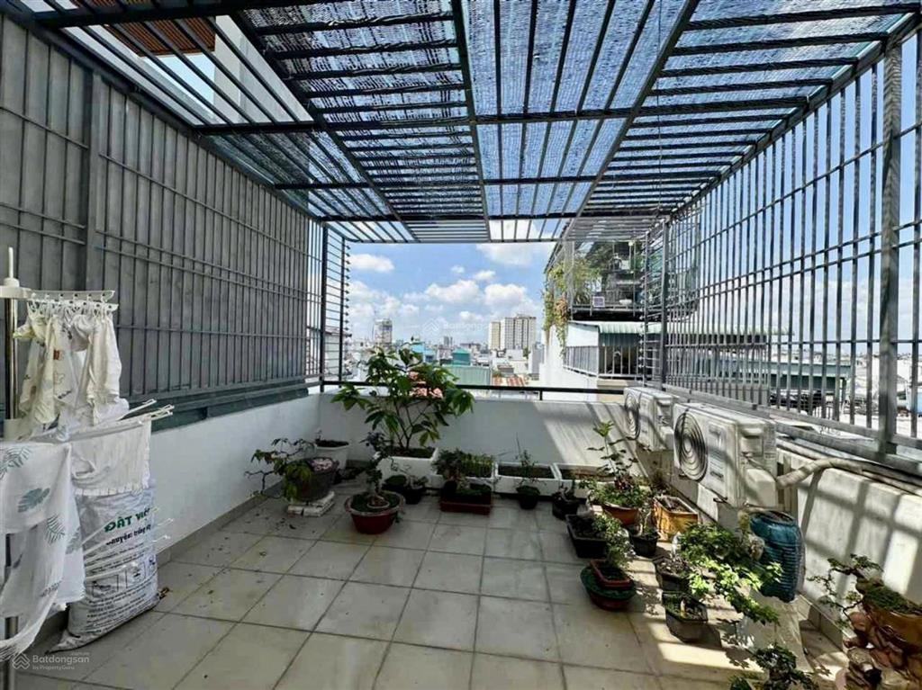 Nhà xây mới  xe tải thông hà huy giáp, q12  dt 50m²  5 tầng giá 5 tỷ 5  tặng full nội thất