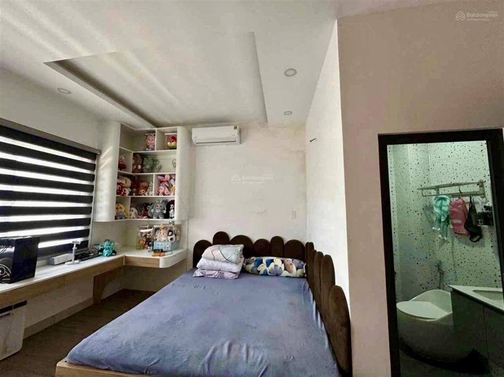 Nhà xây mới  xe tải thông hà huy giáp, q12  dt 50m²  5 tầng giá 5 tỷ 5  tặng full nội thất