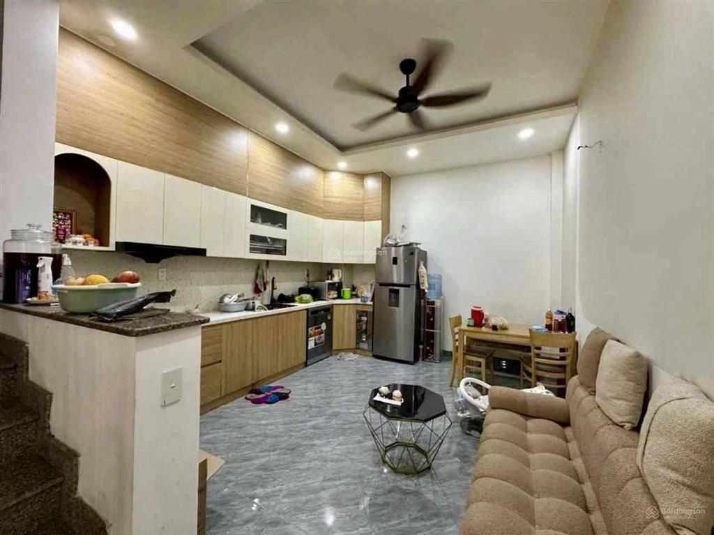 Nhà xây mới  xe tải thông hà huy giáp, q12  dt 50m²  5 tầng giá 5 tỷ 5  tặng full nội thất