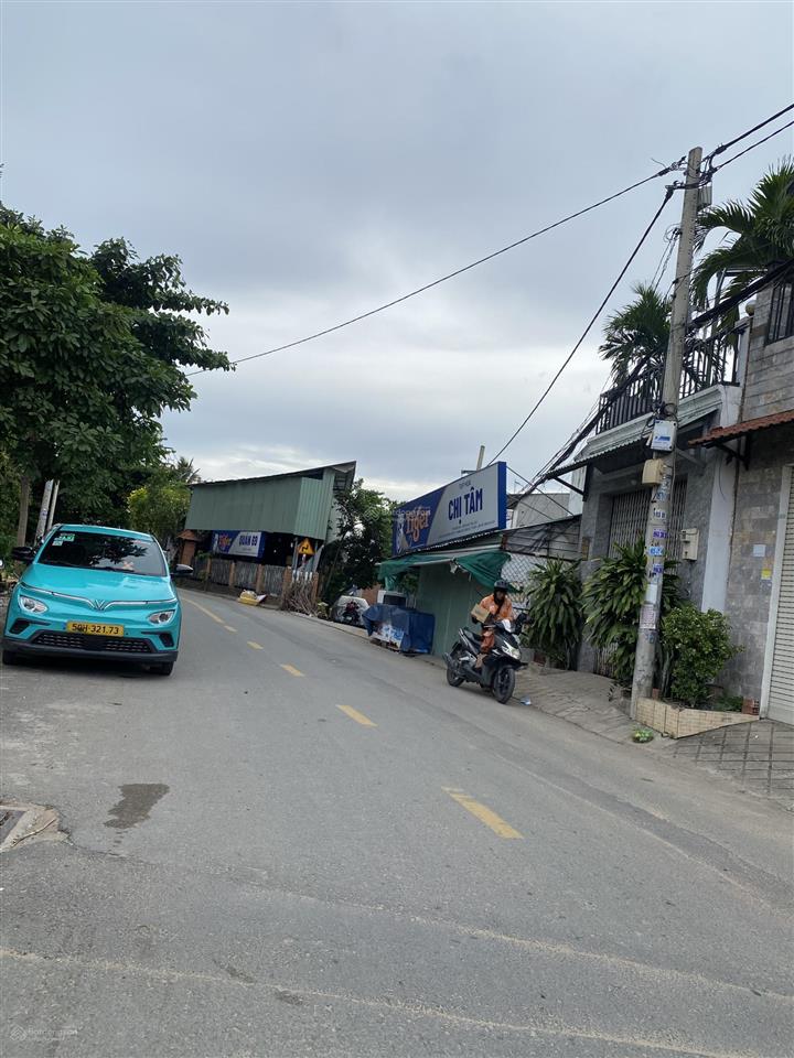 4,6x15m hà huy giáp  q12 giá 5 tỷ 6 (thương lượng) hẻm hai xe tải né  khu đồng bộ