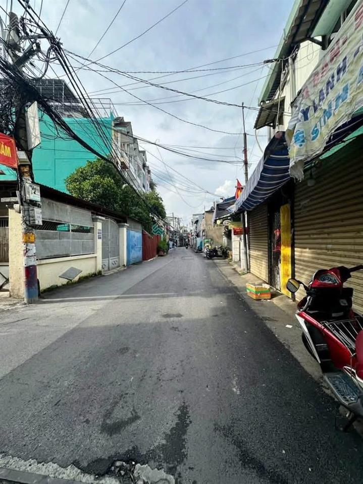 Bán nhà mặt tiền đường số 2, p11, gv  dt 41m2 ngang gần 10m chia làm 3 kiot cho thuê giá 3 tỷ 9