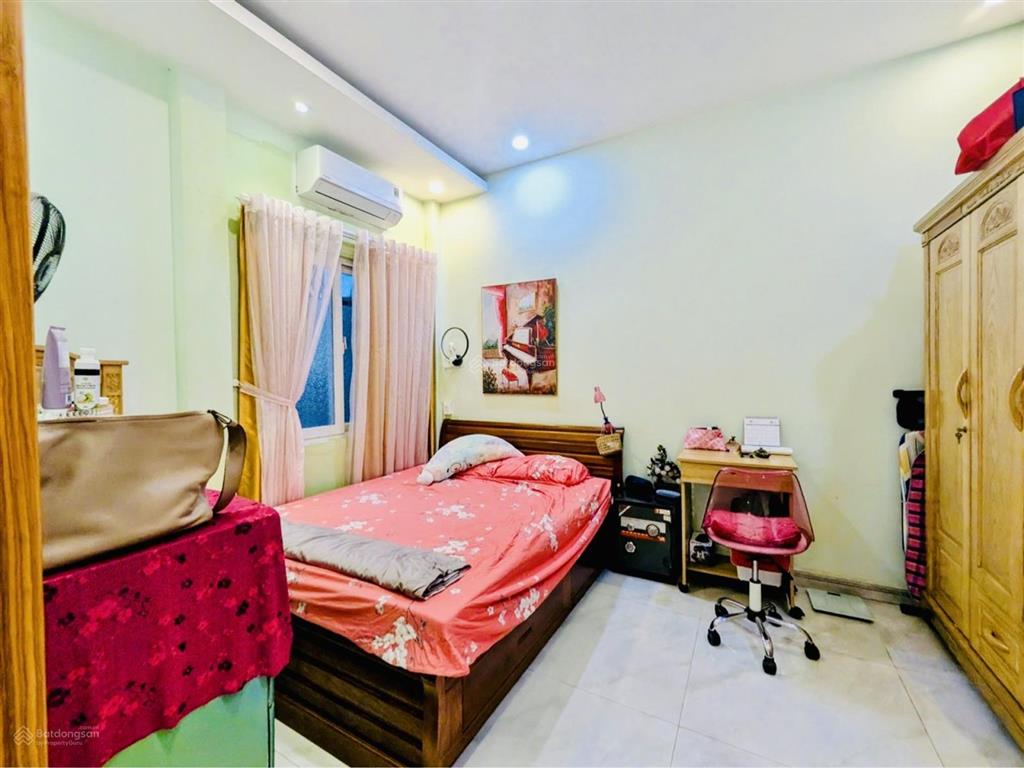 Nhà ngang 10m bề thế nằm vị trí trung tâm nguyễn kiệm  cc hà đô, p3, gv dt 50m2  giá 5 tỷ 8