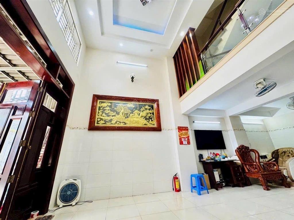 Hẻm xe tải tránh phạm văn bạch, p12, gv dt 54m2 với 5 tầng lầu giá 7 tỷ 8