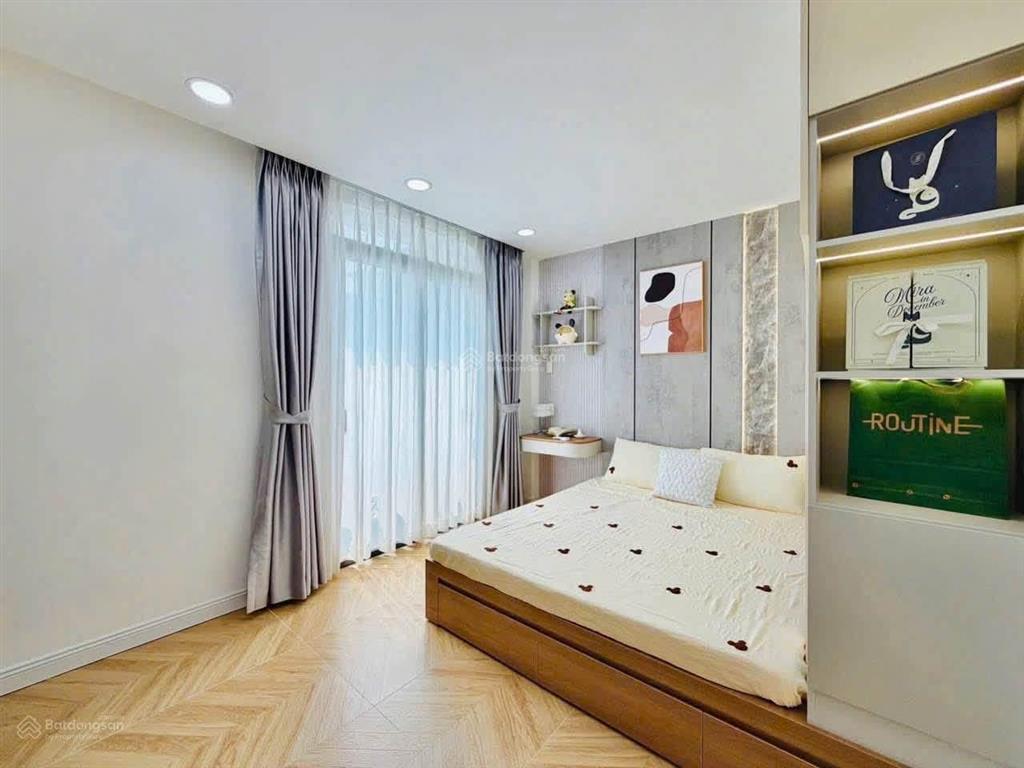 Nhà xây mới 100% tặng full nội thất nguyễn văn công, p3, gv với 4 tầng lầu dt 44m2 giá 7,3 tỷ