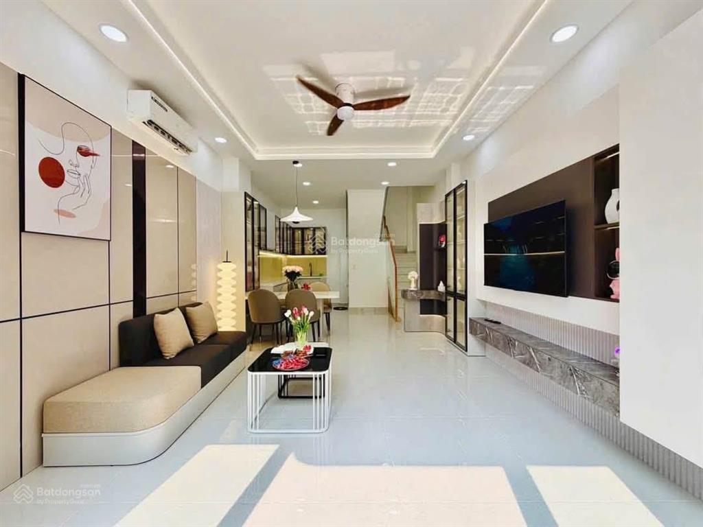 Nhà xây mới 100% tặng full nội thất nguyễn văn công, p3, gv với 4 tầng lầu dt 44m2 giá 7,3 tỷ