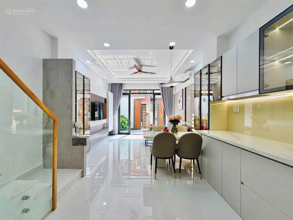 Nhà xây mới 100% tặng full nội thất nguyễn văn công, p3, gv với 4 tầng lầu dt 44m2 giá 7,3 tỷ