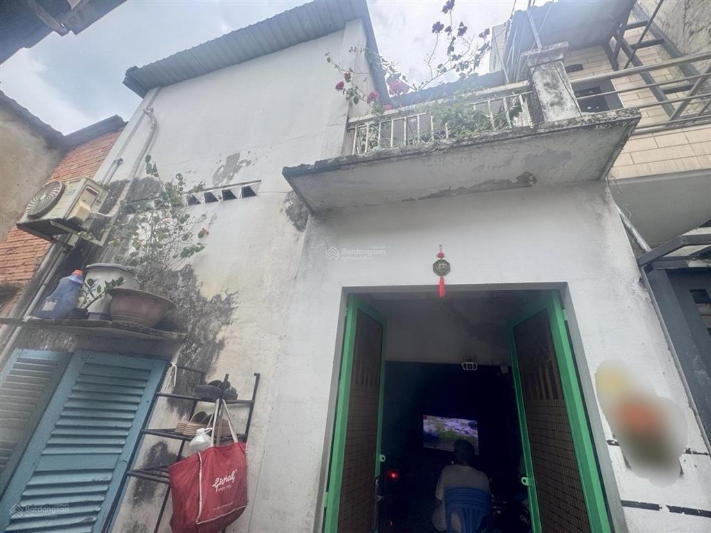 4,9x7m ngay ngã 5 chuồng chó quang trung, p10, gvhẻm bagac sạch sẽ 2 pn giá 3 tỷ 5