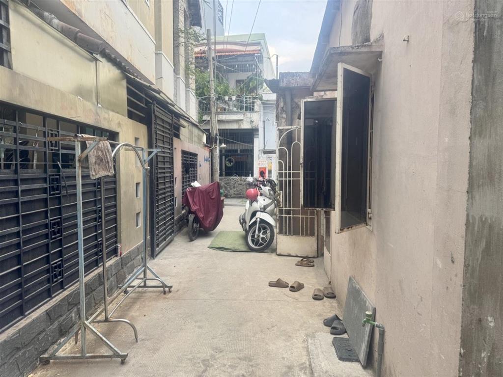 4,9x7m ngay ngã 5 chuồng chó quang trung, p10, gvhẻm bagac sạch sẽ 2 pn giá 3 tỷ 5