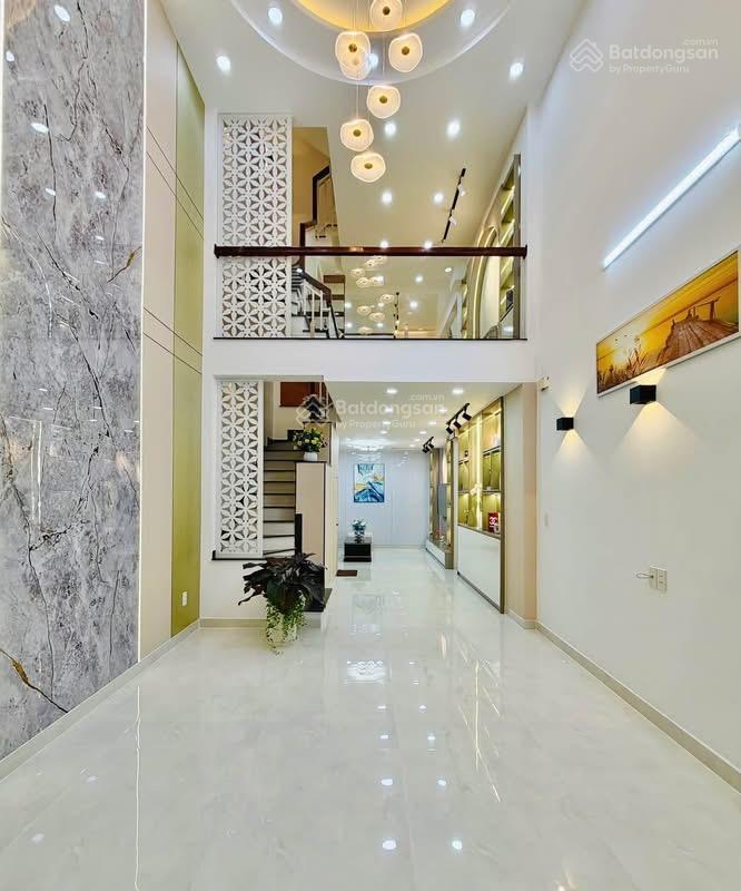 Hẻm xe tải ngủ trong nhà đường số 8, p11, gv nhà xây mới 100%  với 5 tầng lầu  dt 46m2 giá 7 tỷ6
