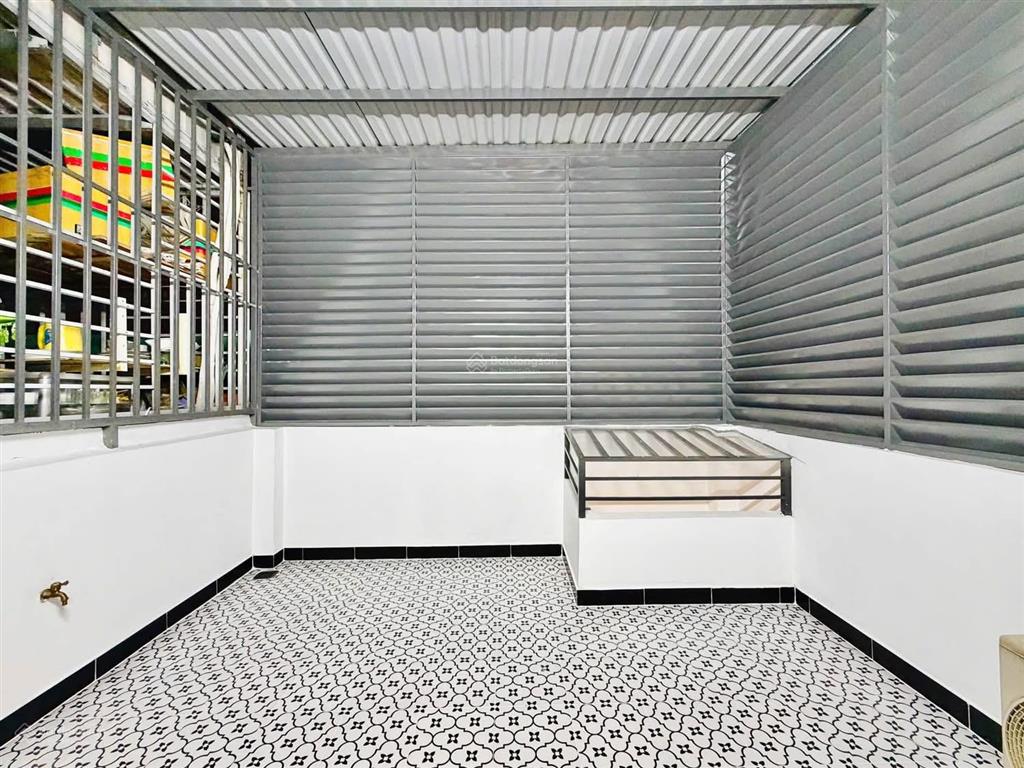Hẻm xe tải ngủ trong nhà đường số 8, p11, gv nhà xây mới 100%  với 5 tầng lầu  dt 46m2 giá 7 tỷ6