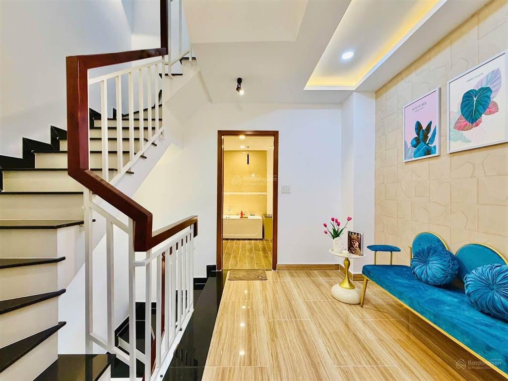 Hẻm xe tải ngủ trong nhà đường số 8, p11, gv nhà xây mới 100%  với 5 tầng lầu  dt 46m2 giá 7 tỷ6