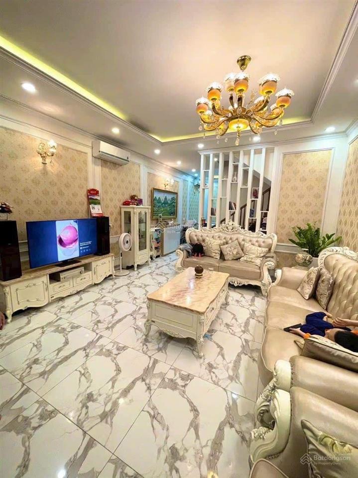 Siêu phẩm cks 102! hoàng quốc việt, oto đỗ cửa, ngõ to như phố, full nt, mt bề thế, 35m2 x 5t, kd