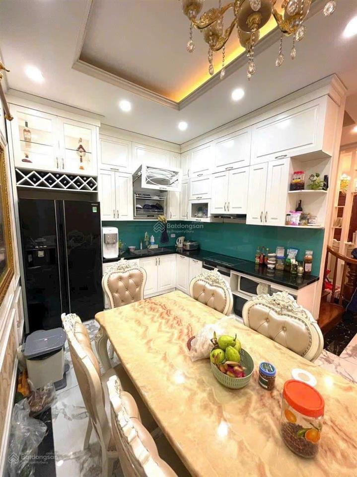 Siêu phẩm cks 102! hoàng quốc việt, oto đỗ cửa, ngõ to như phố, full nt, mt bề thế, 35m2 x 5t, kd