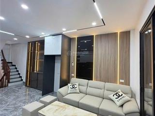 Bất ngờ! yên hòa, lô góc, 1p ra oto, thông sàn, full nt, mt4m, dân xây, 35m x 5 t x 3pn kk, ở ngay.