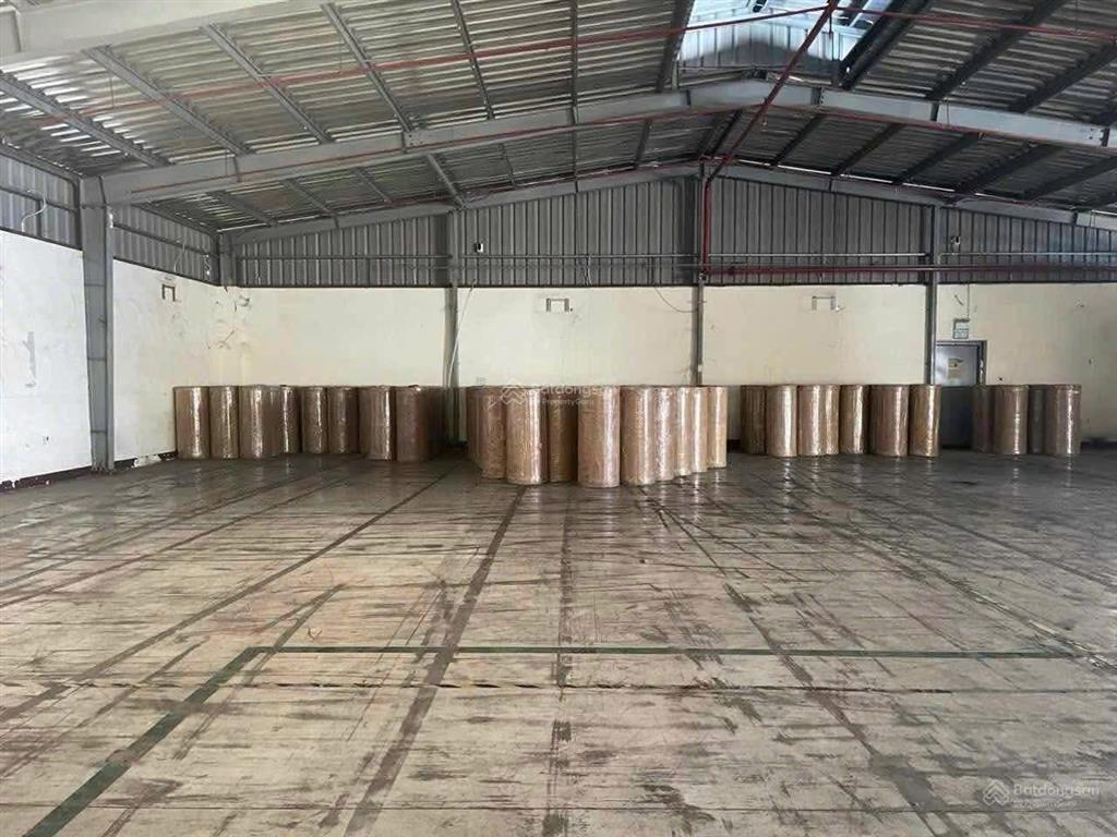 Cho thuê kho đẹp tại linh trung, pccc tự động có dock cont, xe cont ra vào 24/24. 2000m2/220tr