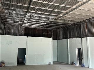 Cho thuê mặt bằng, kho, xưởng đẹp, tiện sx và kinh doanh, mặt tiền lã xuân oai. 160m2/18tr