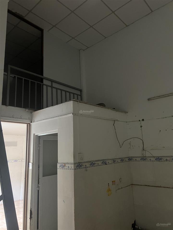 Cho thuê kho xưởng giá siêu tốt tại phường long trường, 200m2/9tr/th đường xe cont