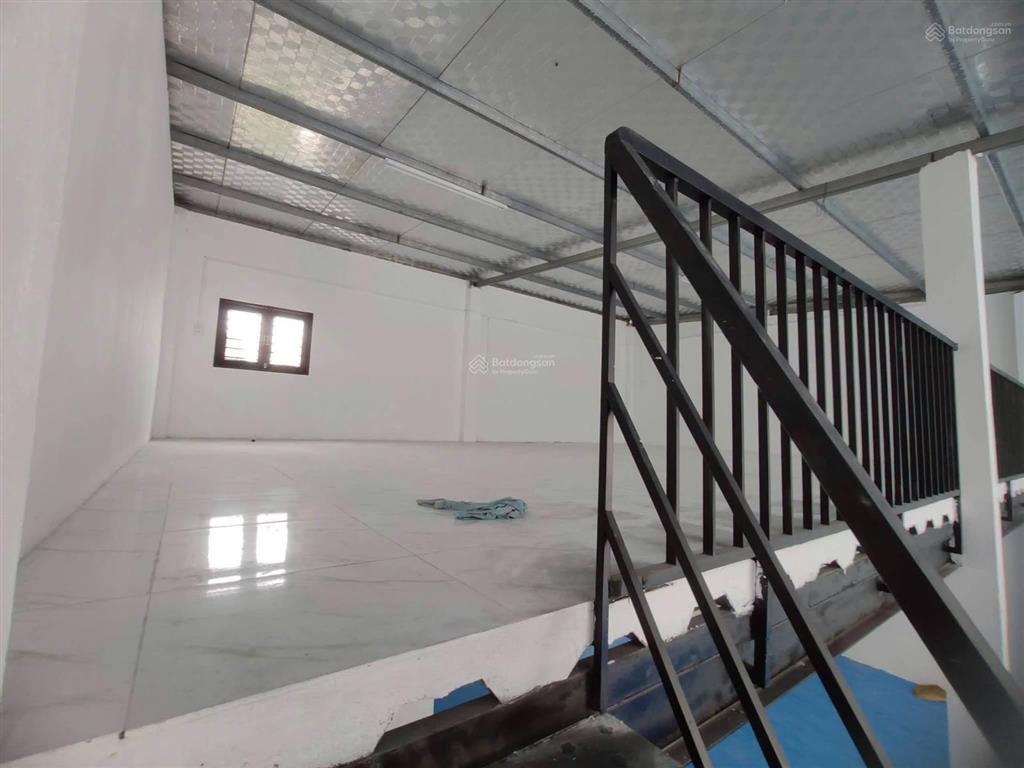 Cho thuê kho xưởng giá siêu tốt, hiếm có 230m/22tr, cont đi ngày, ko cấm tải. gần cảng